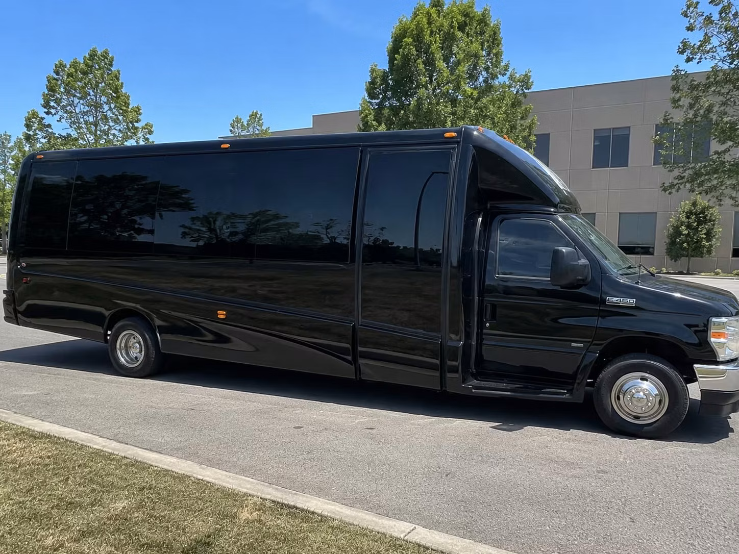 prom night party buses in shawnee keep the whole group together