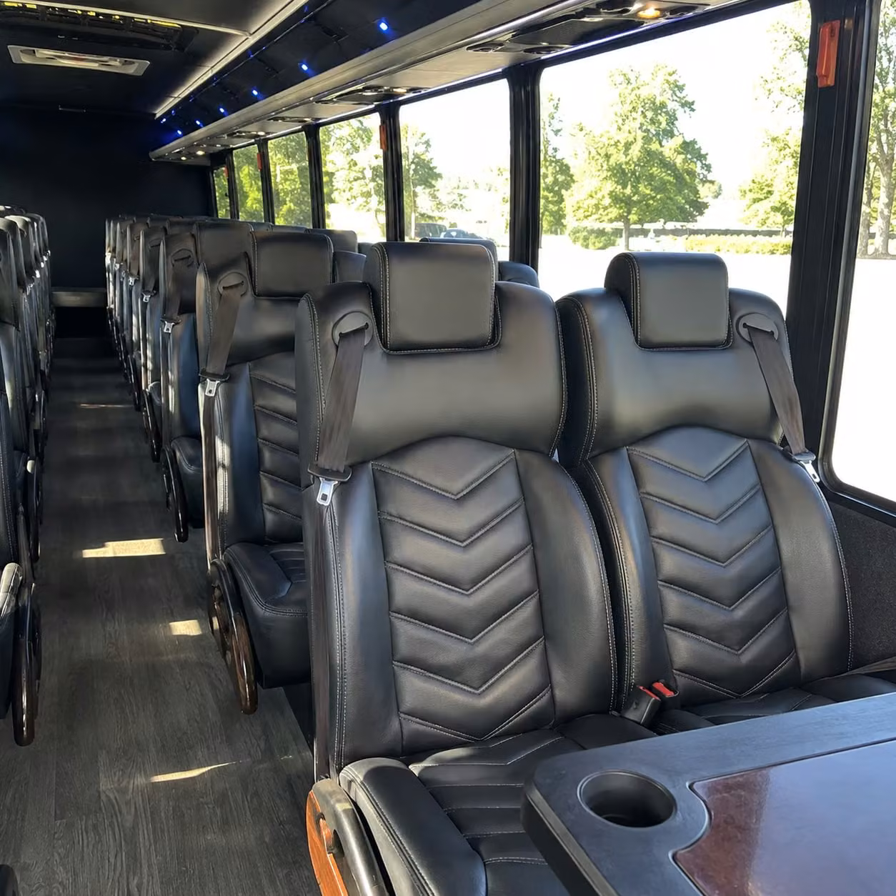 shawnee 30 passenger minibus rental